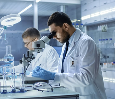 Veterinario con laboratorio